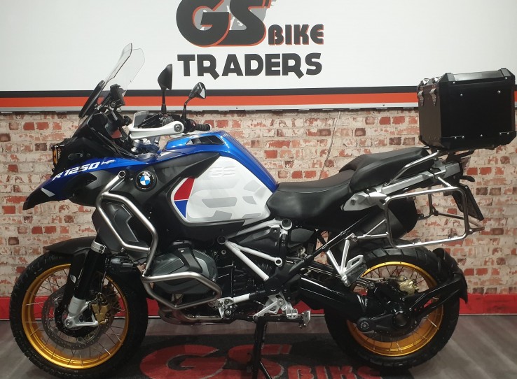 ARRIVING SOON  - ( VIN 2021 spec )  Reg 2020 BMW GSA 1250 HP EDITION,  ONLY 15000 km , Top box and GPS Nav 6