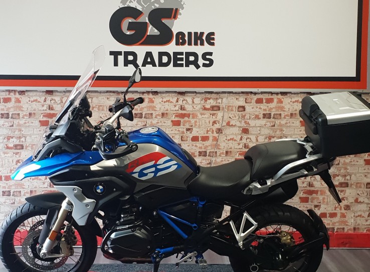 ARRIVING SOON  - 2017 BMW GS 1200 RALLYE, ONLY 9200km !!!! Sport suspension with BMW top box