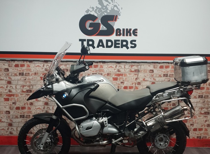 - 2007 BMW GSA 1200, 49500km,  Akrapovic slip on exhaust, pannier brackets, Top box